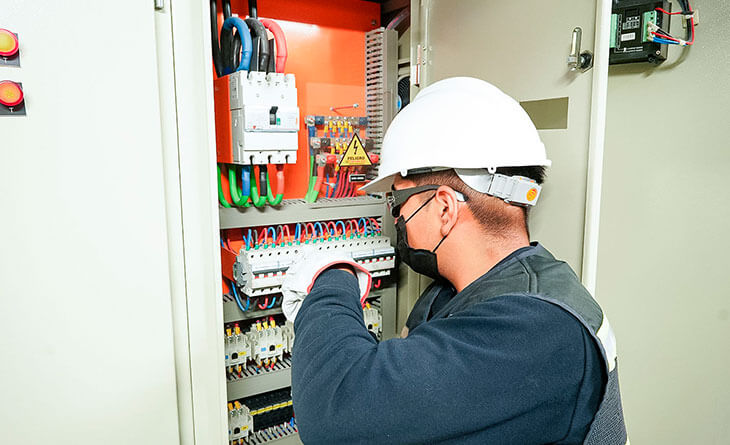 Empresa de servicios eléctricos Zoshibre SAC en Lima